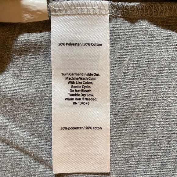 EUC Vineyard Vines short sleeve tee - Picture 5 of 5